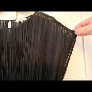 aritzia/wilfred black mid length crinkle dress